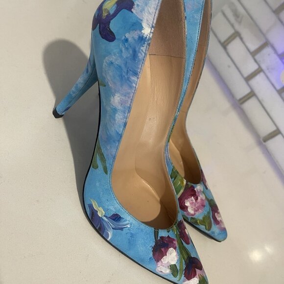 Stuart Weitzman Women's High-Heel Pump Shoes - Picture 6 of 10